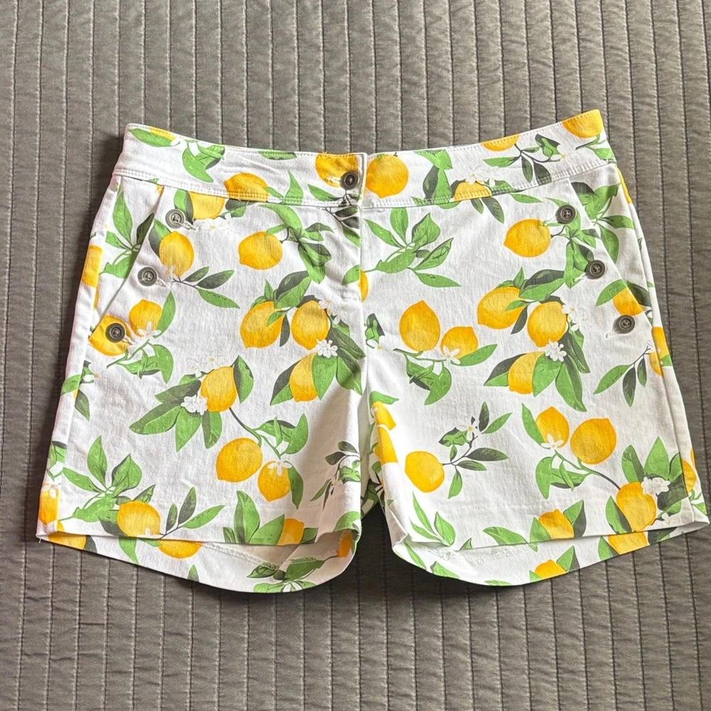 Isaac Mizrahi Tailored Lemon Print Shorts Size 12 - Picture 1 of 6